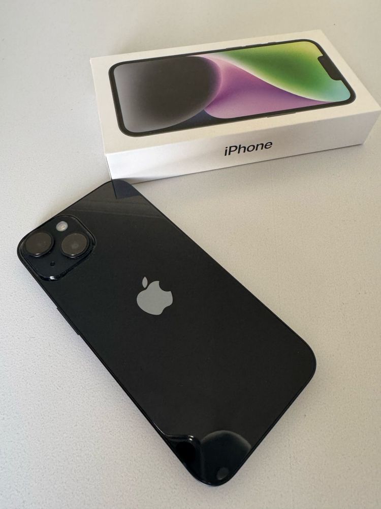 Vand iphone 14 negru