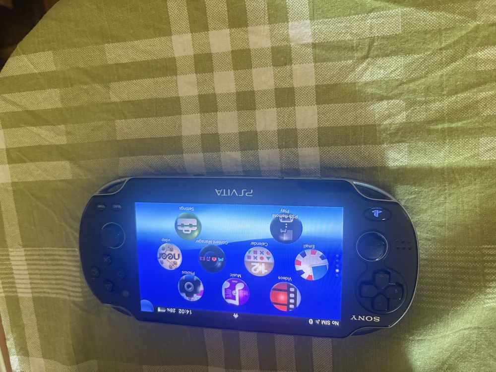 Продава се ps vita