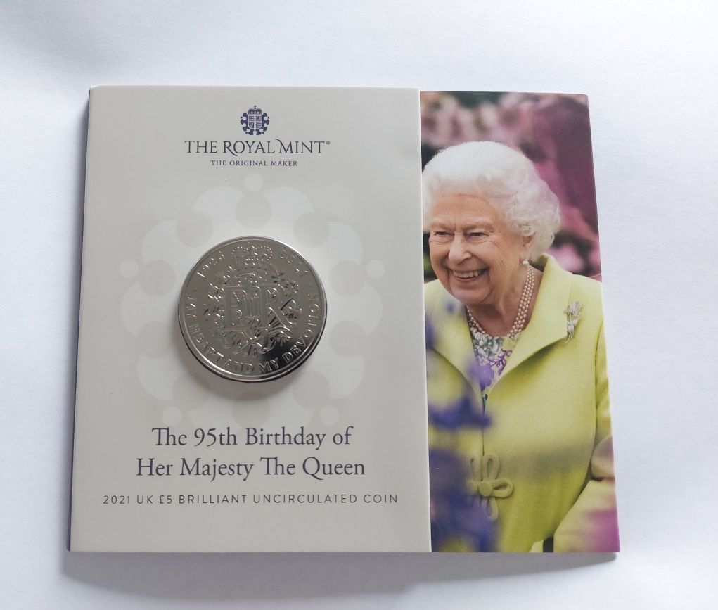 Moneda proof dedicata Reginei Angliei