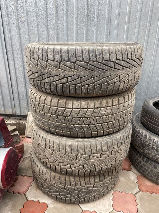 Продам зимние покрышки  275/55/R20