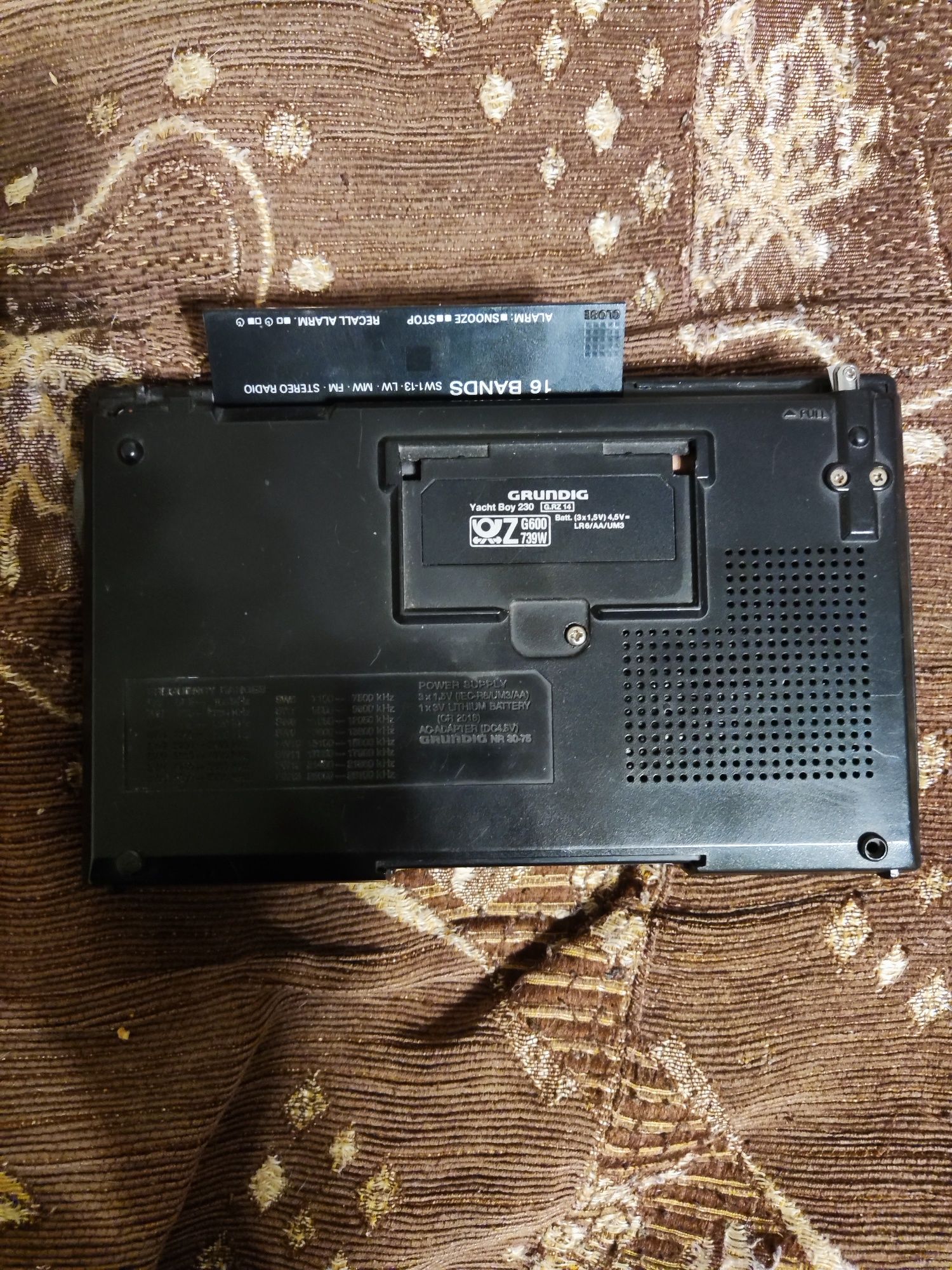 Радиоприемник  Grundig Yacht Boy 230