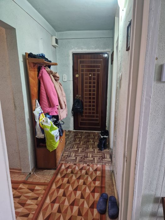 Vând apartament cu 4 camere