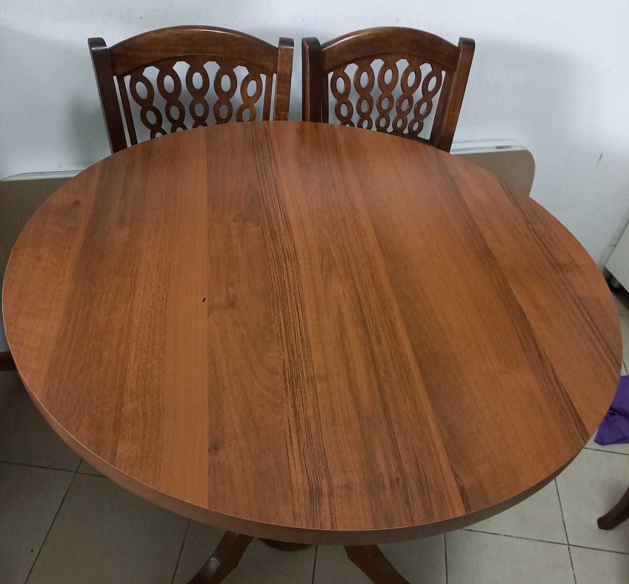 Круглый стол, цвет орех
