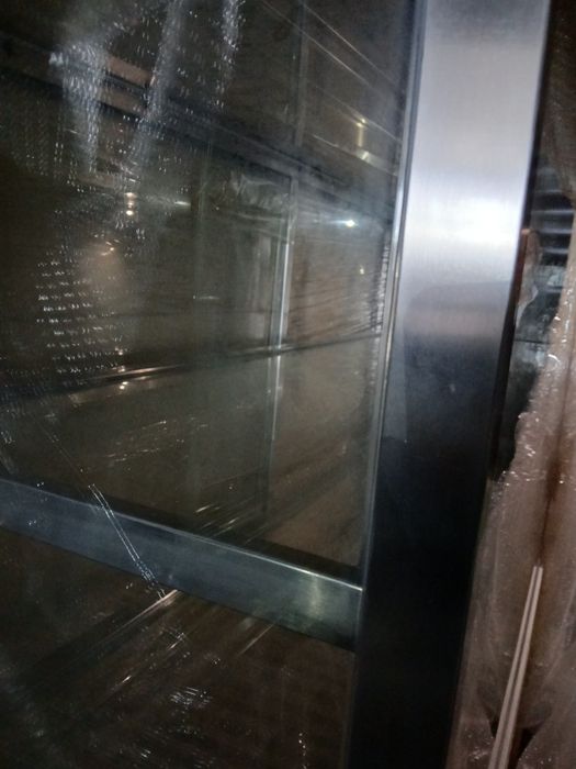 Топла витрина...