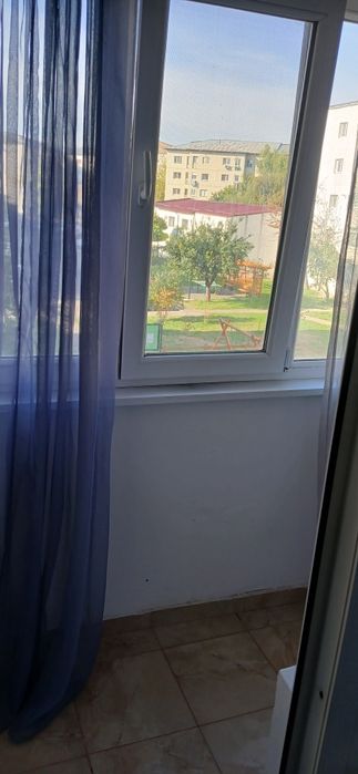 Închiriez garsoniera