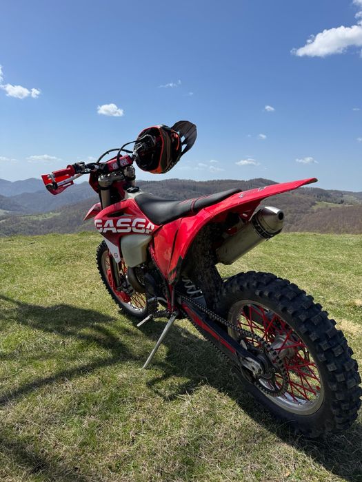 Vând gas gas ec 300 2022 cu acte 130h