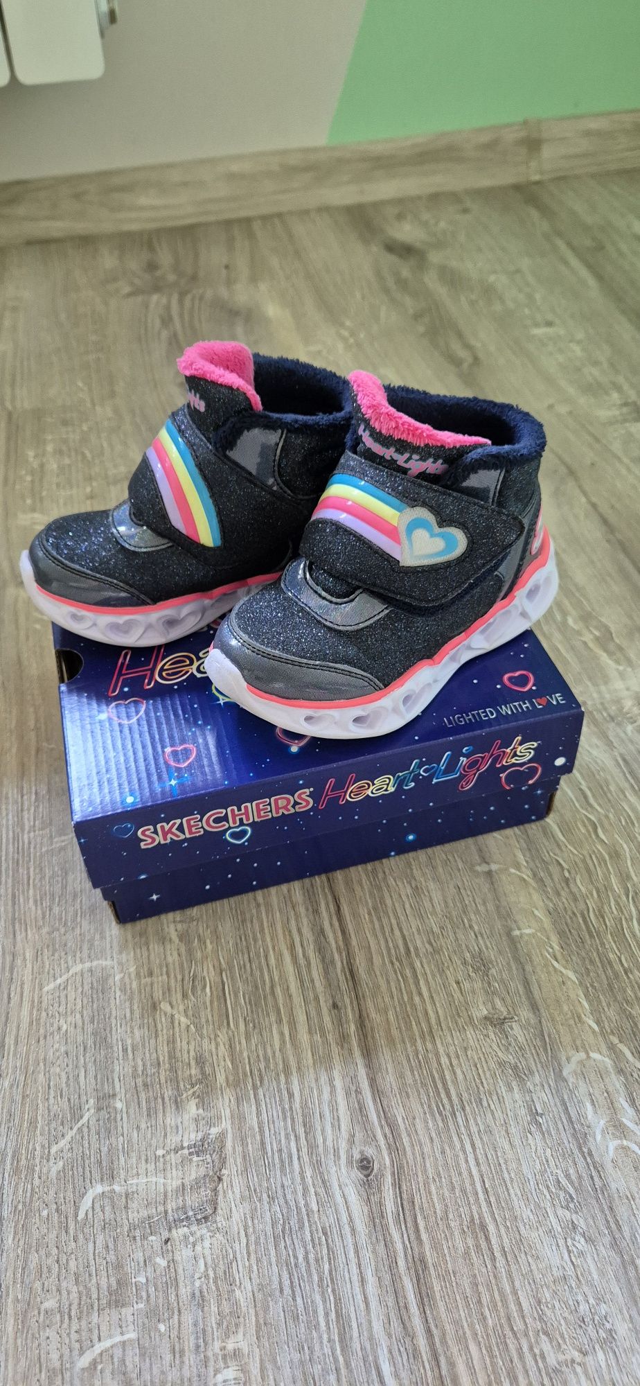 Детски светещи зимни боти Sketchers