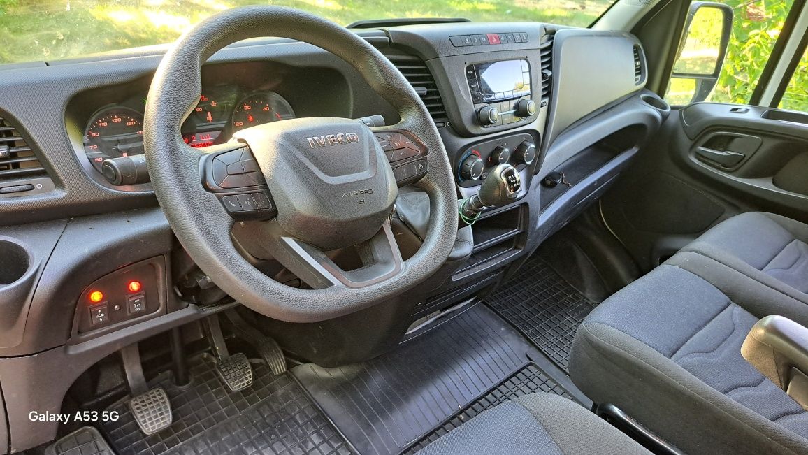 Vând iveco daily basculabil