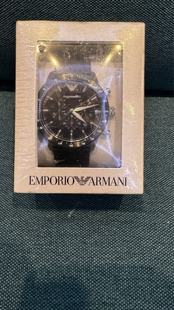 Часовник Emporio Armani