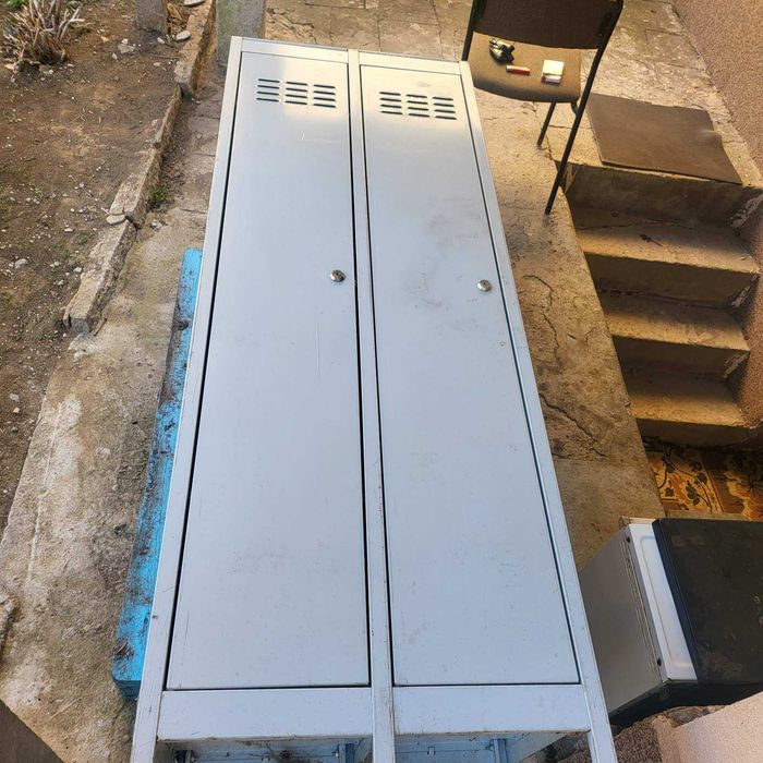 Стелажи за магазин или склад