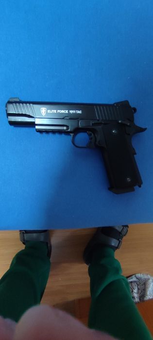 Pistol Airsoft M 1911 Tactical Elite Force CO2.