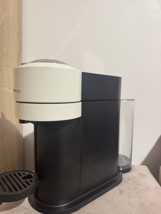 Espressor Nespresso Vertuo Next Alb Lucios Impecabil