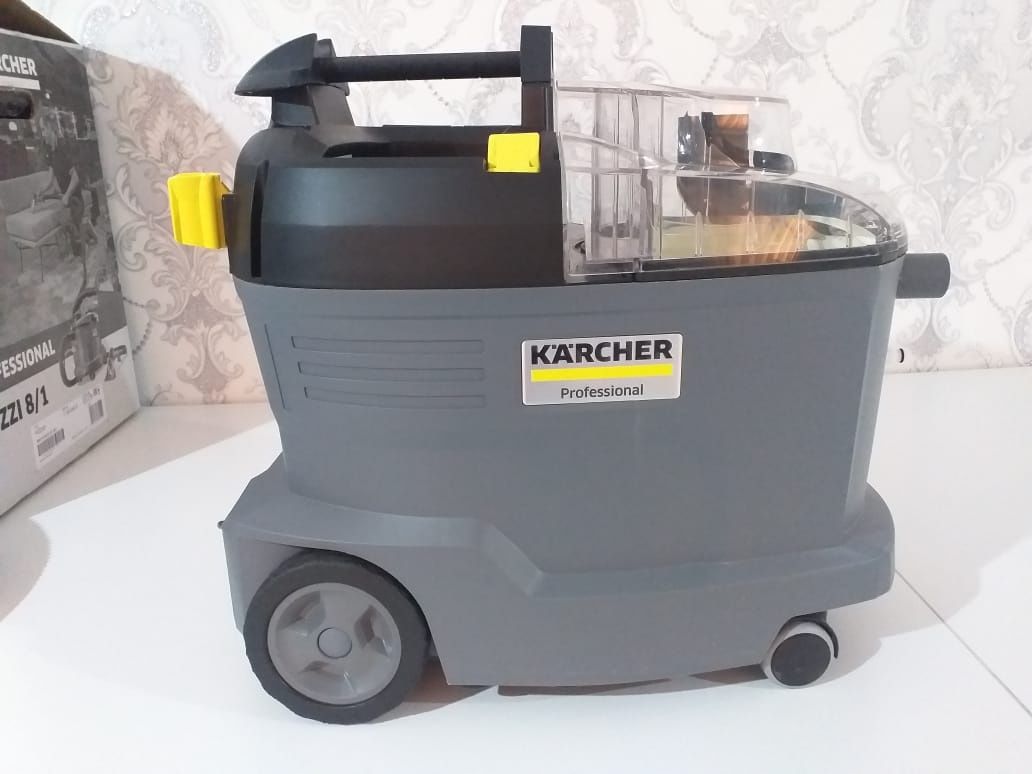 Продам профессиональное моющий пылесос KARCHER PUZZI  8/1