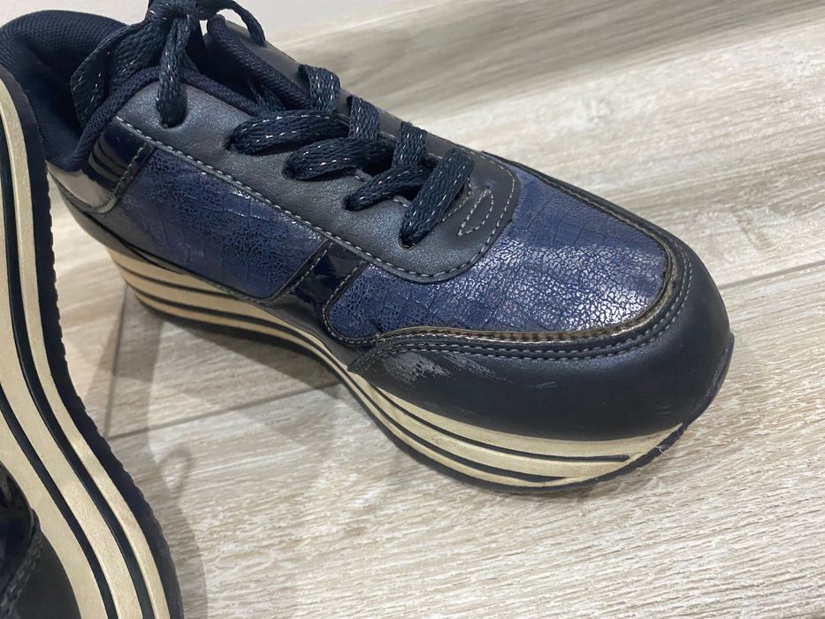 Маратонки с висока подметка