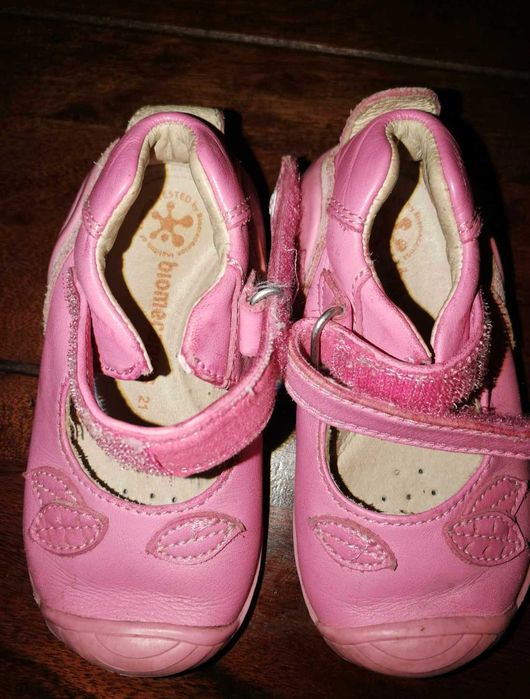 Sandale fetite Biomecanics si ZARA