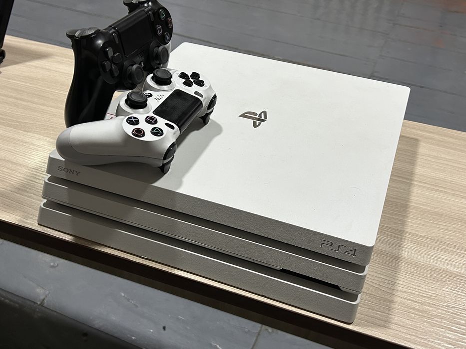 PS4 PRO 1ТБ 15игр 2 геймпада в идеальном состояний пс4 playstation4pro