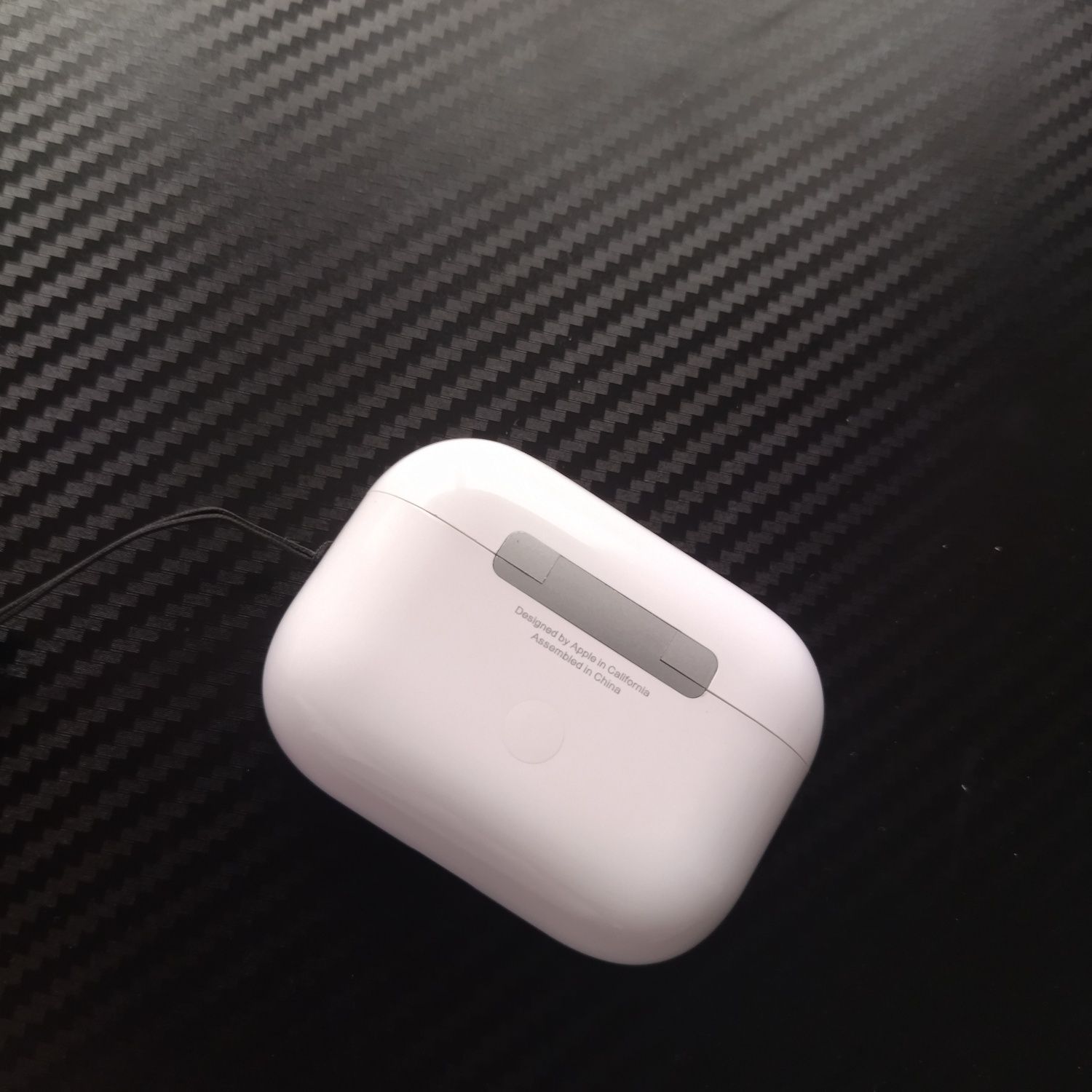 Vând căști AirPods Pro 2 cu mici zgârieturi