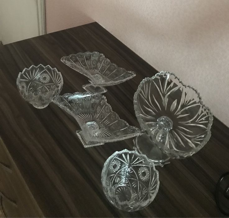 Вазы стеклянные ажурные