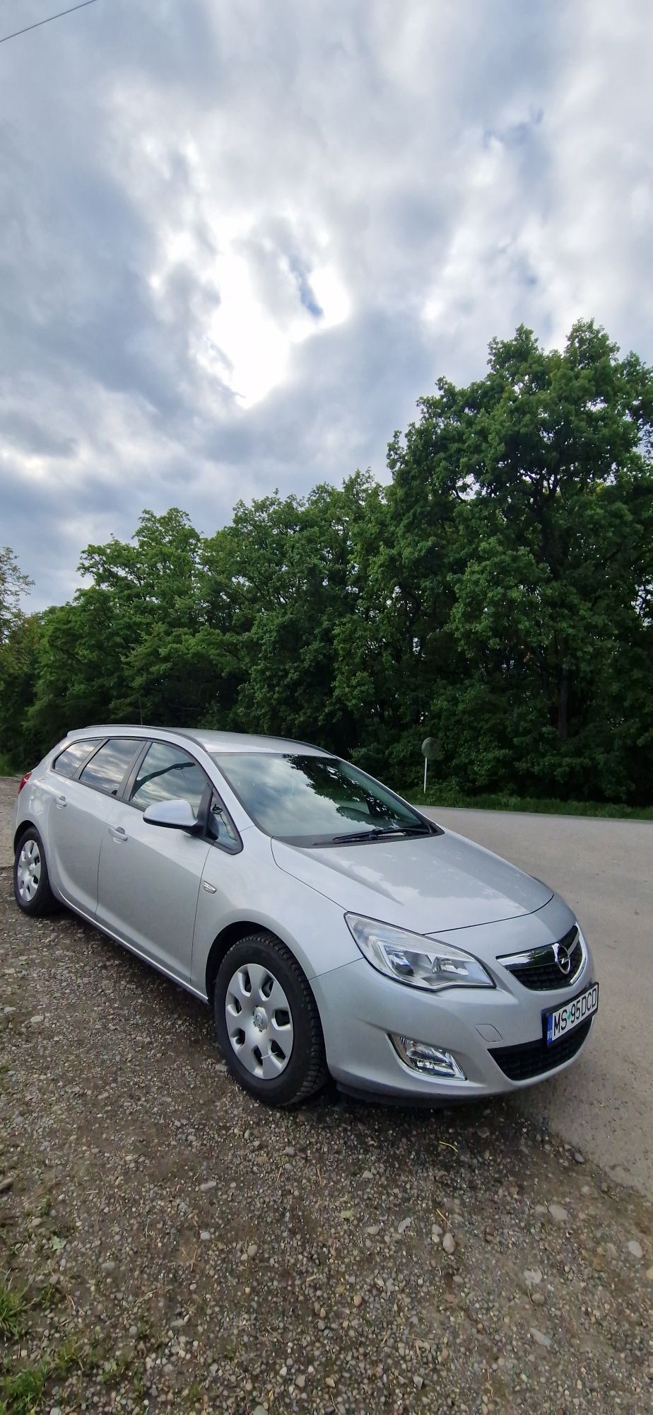 Opel Astra J 2011