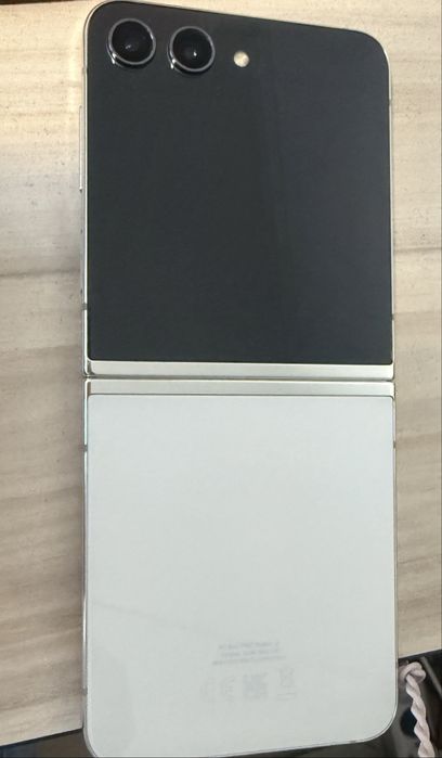 Samsung Z flip 5 512 G Гаранционен