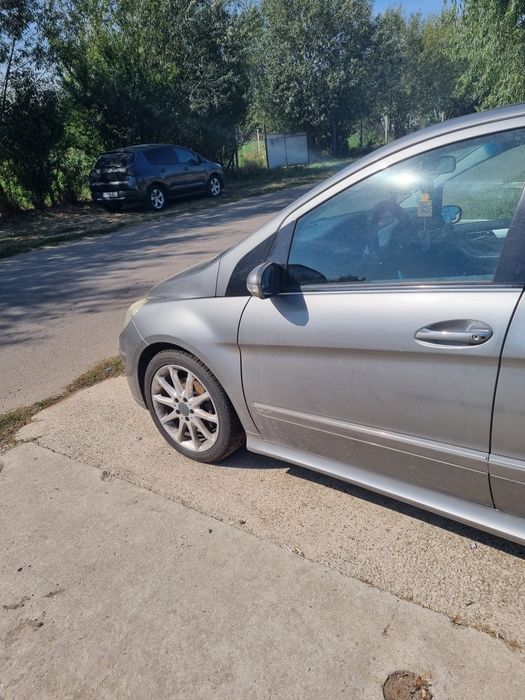 Vand Mercedes  automată  motor 2.0 diesel.