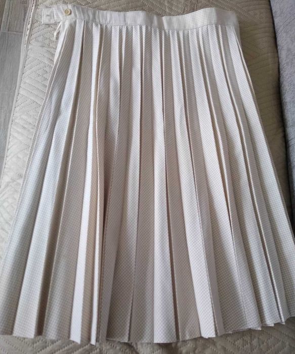 fusta office plisata bej + bluza  cadou si livrare gratuita!