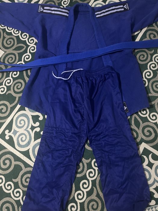 Продам кимоно в разных размерах