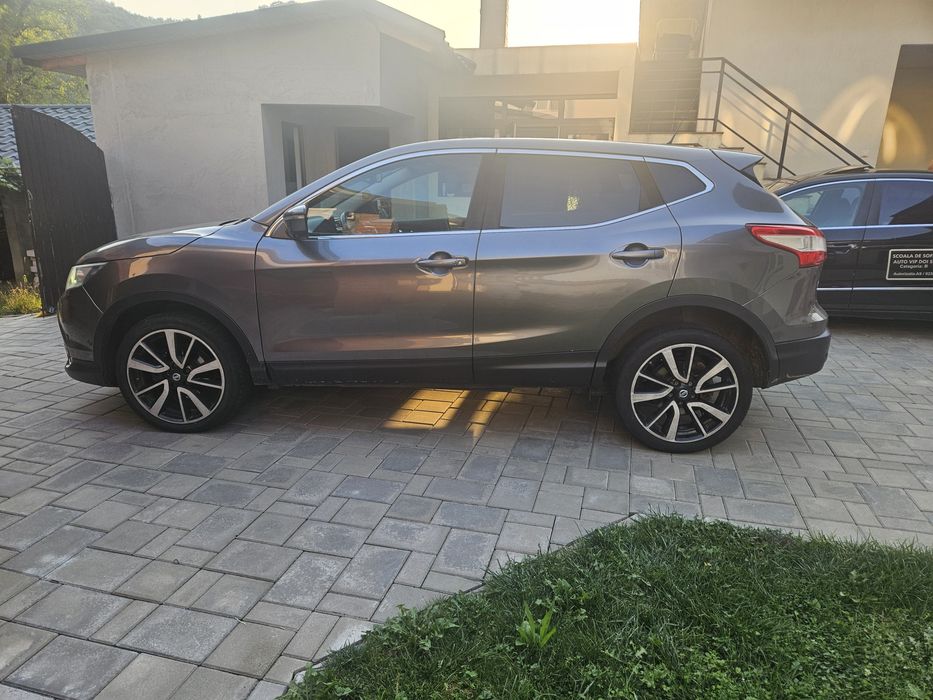 Nissan qashqai j11  4×4  2014