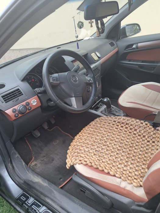 Se vinde Opel astra h stare foarte bună. Accept orice test !