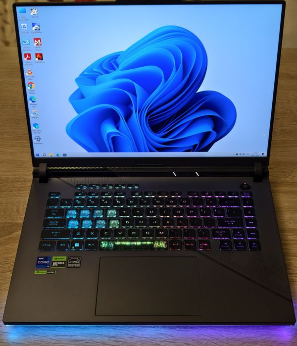 Asus ROG Strix G16 (2024) i9-14900HX, RTX 4070