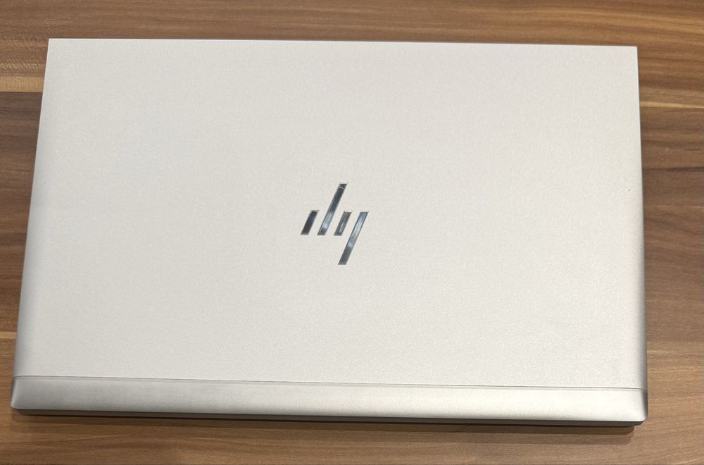 HP Elitebook 830 G8 11th Generation,  display de 14 inch