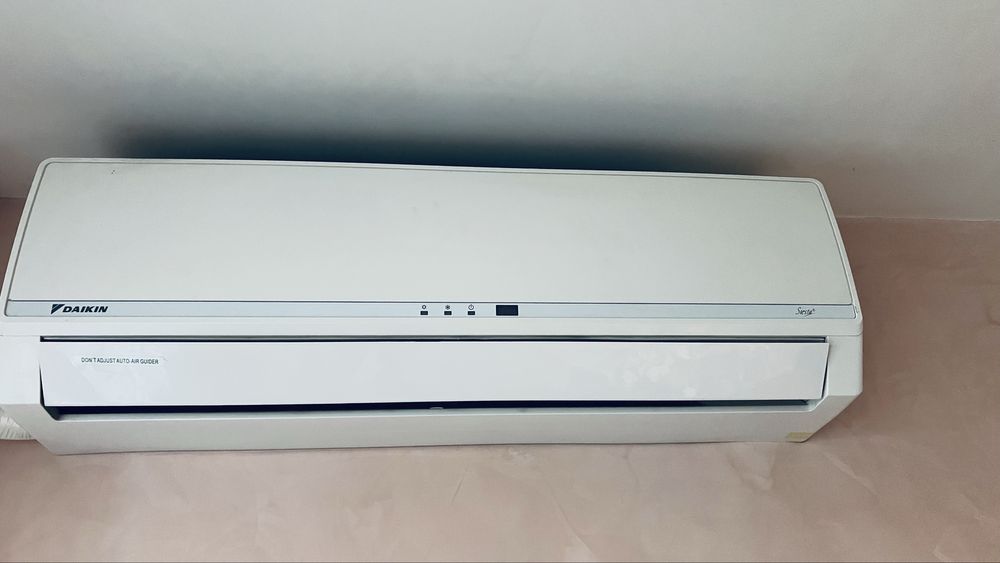 Климатик Daikin 12-ка, работещ, може да се пробва на място