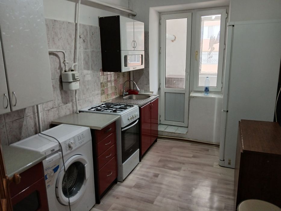 Кв на долгий срок 3комн.2этаж .газовая отопления