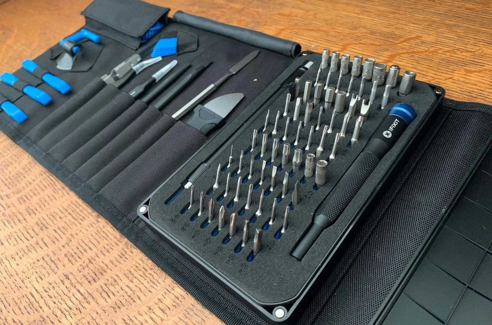 Reparare calculatoare / laptop-uri / instalare Windows.