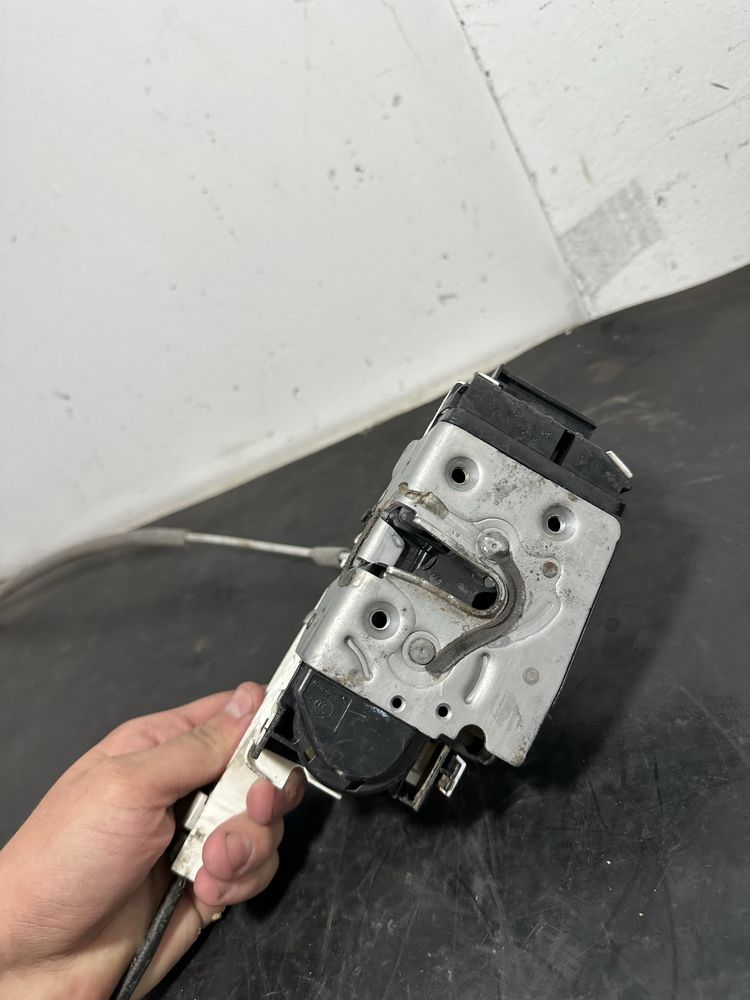 Broasca usa dreapta fata Mercedes Sprinter W906 A9067201735