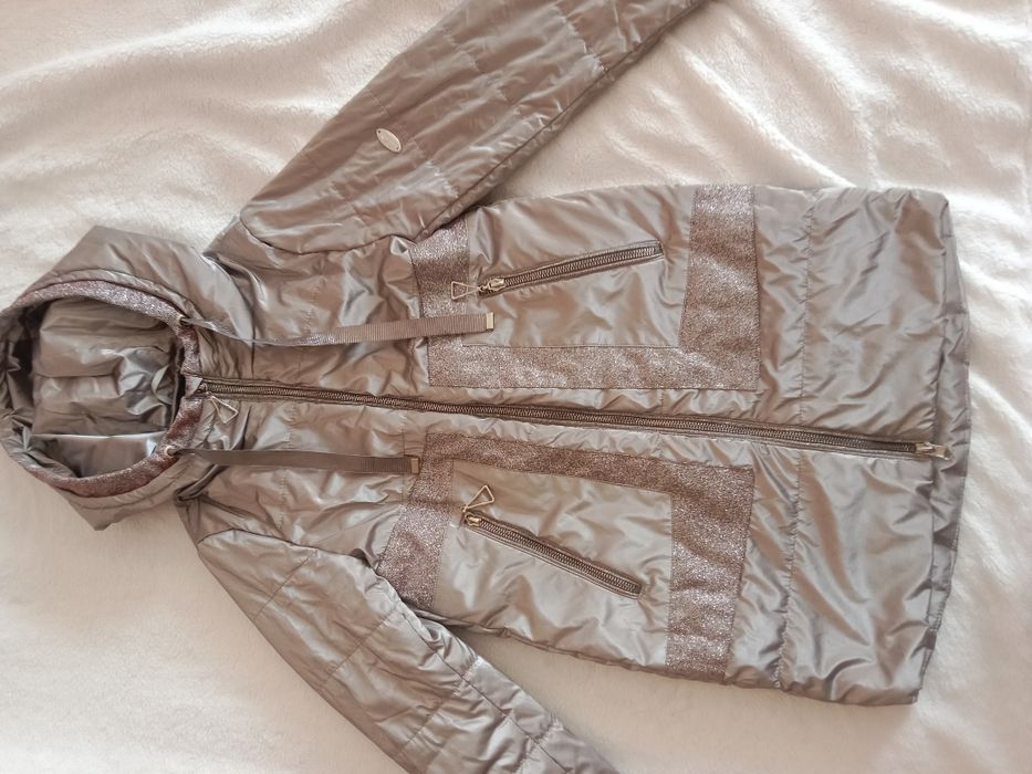 Куртка на девочку весна