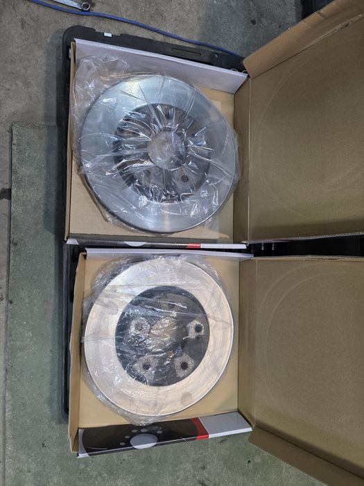 Продам тормозные диски в нормальной состоянии от Хундай Тюксон 2007 г