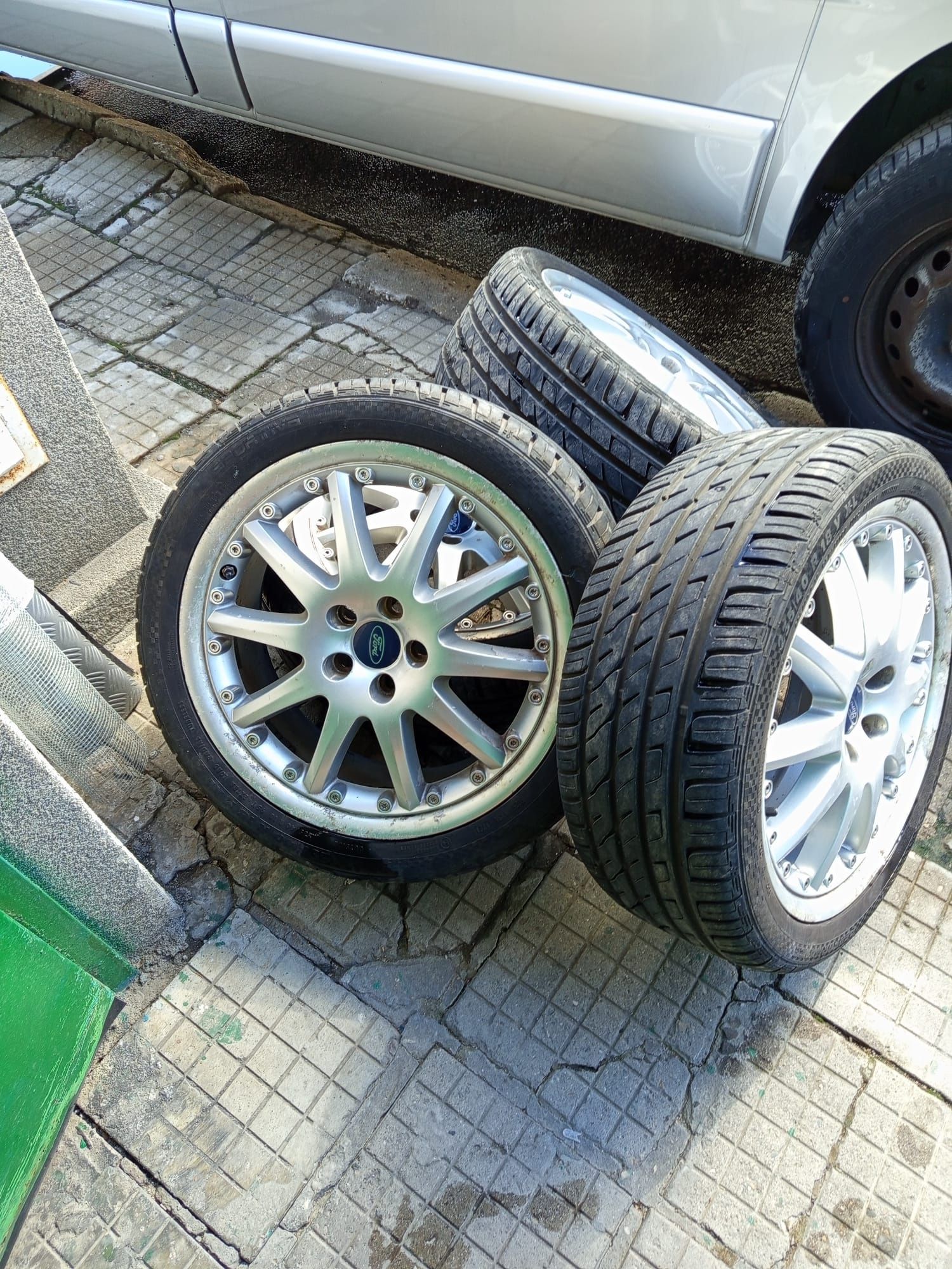 Джанти Ford , 19 цола , 4 броя