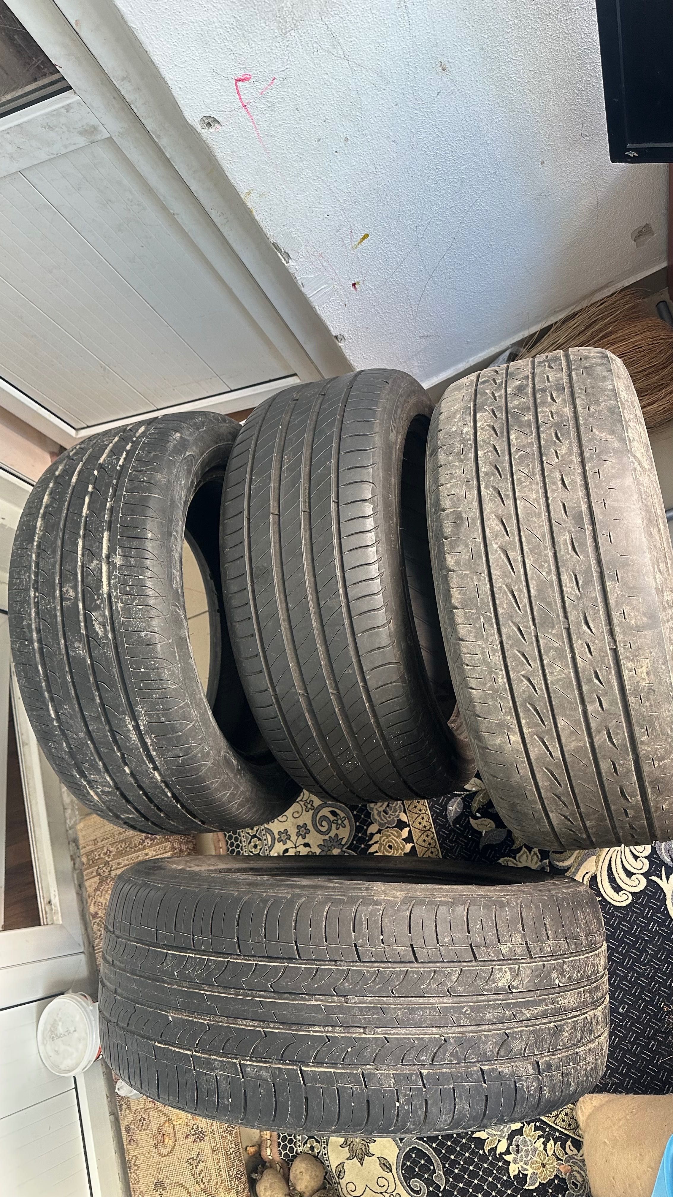 Bridgestone 4- шины комплект в Хорошем состоянии
