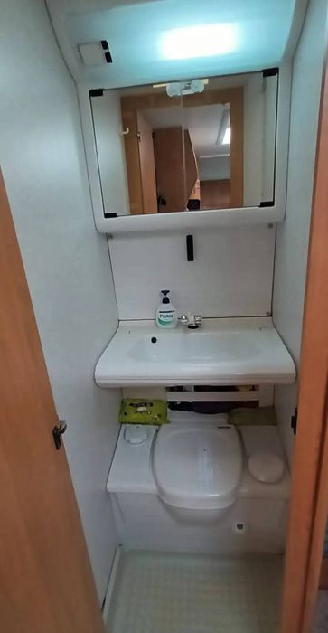 Vând o superbă Rulotă marca Hobby Excellent 400,fabricată în Olanda