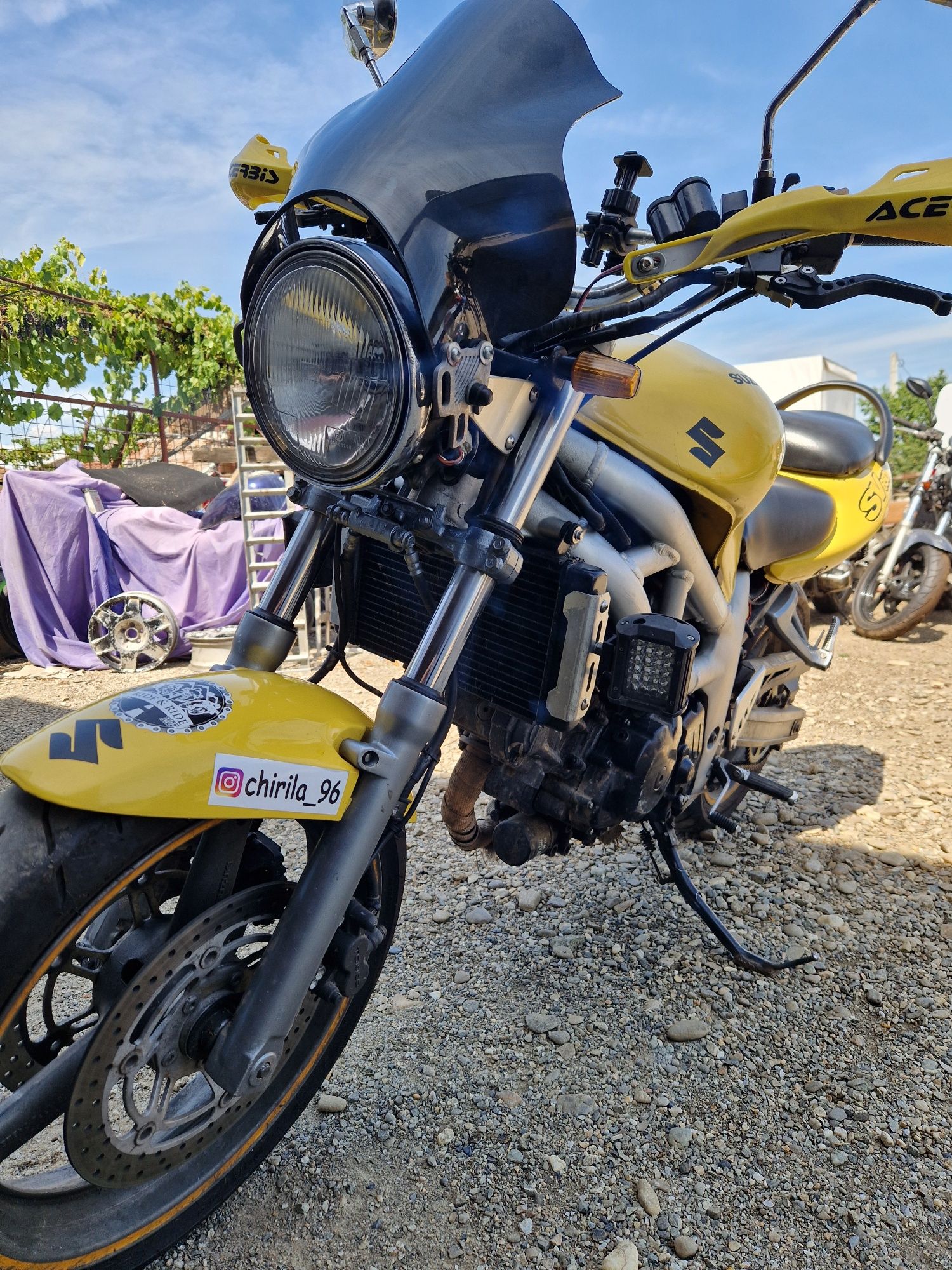 Suzuki sv650 N 2001