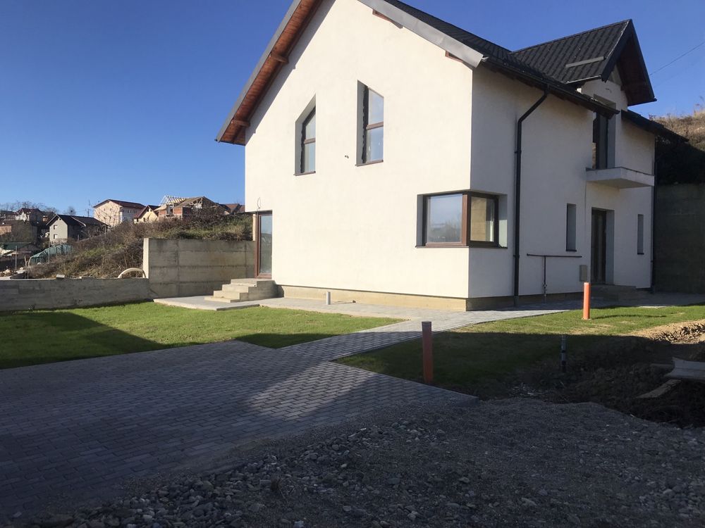 Casa noua si Teren intravilan ,Str Valea Geamana nr 17C