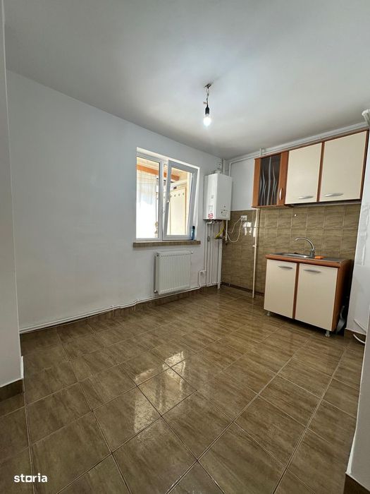 Garsonieră confort 1, localizată în zona de sus a orașului.