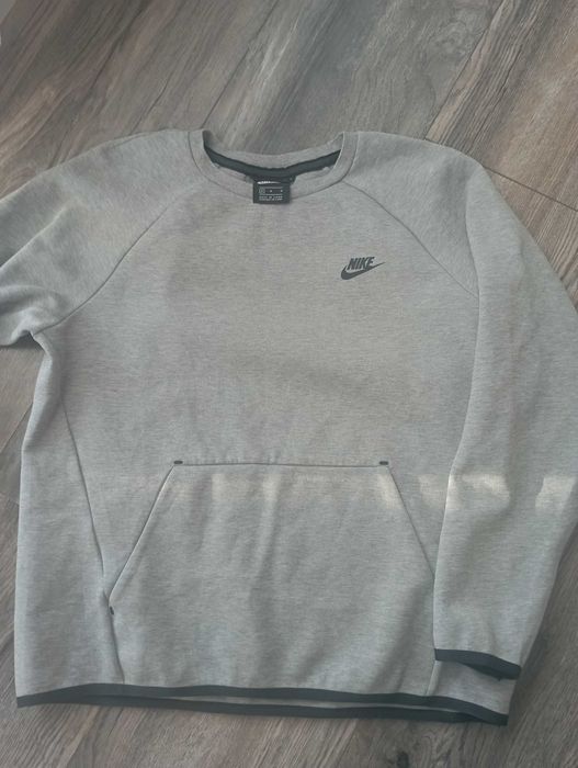 Nike дамски суичър и горница