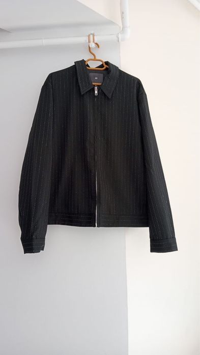 Geaca barbati cu pietre noua purtata o singura data cu eticheta