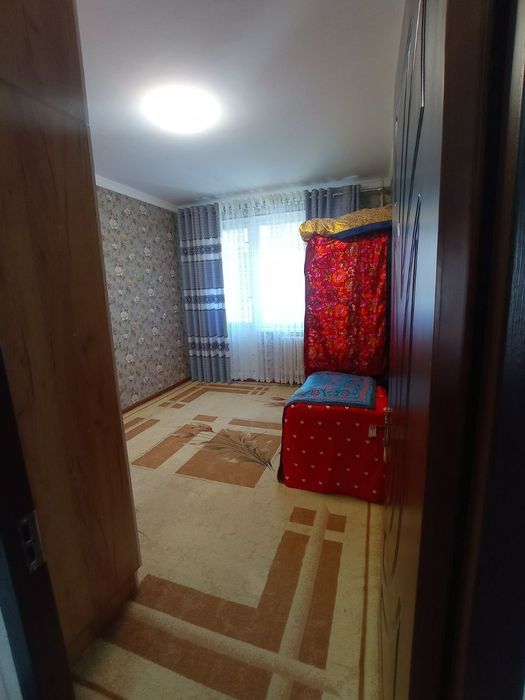 3 xonali kvartira sotiladi