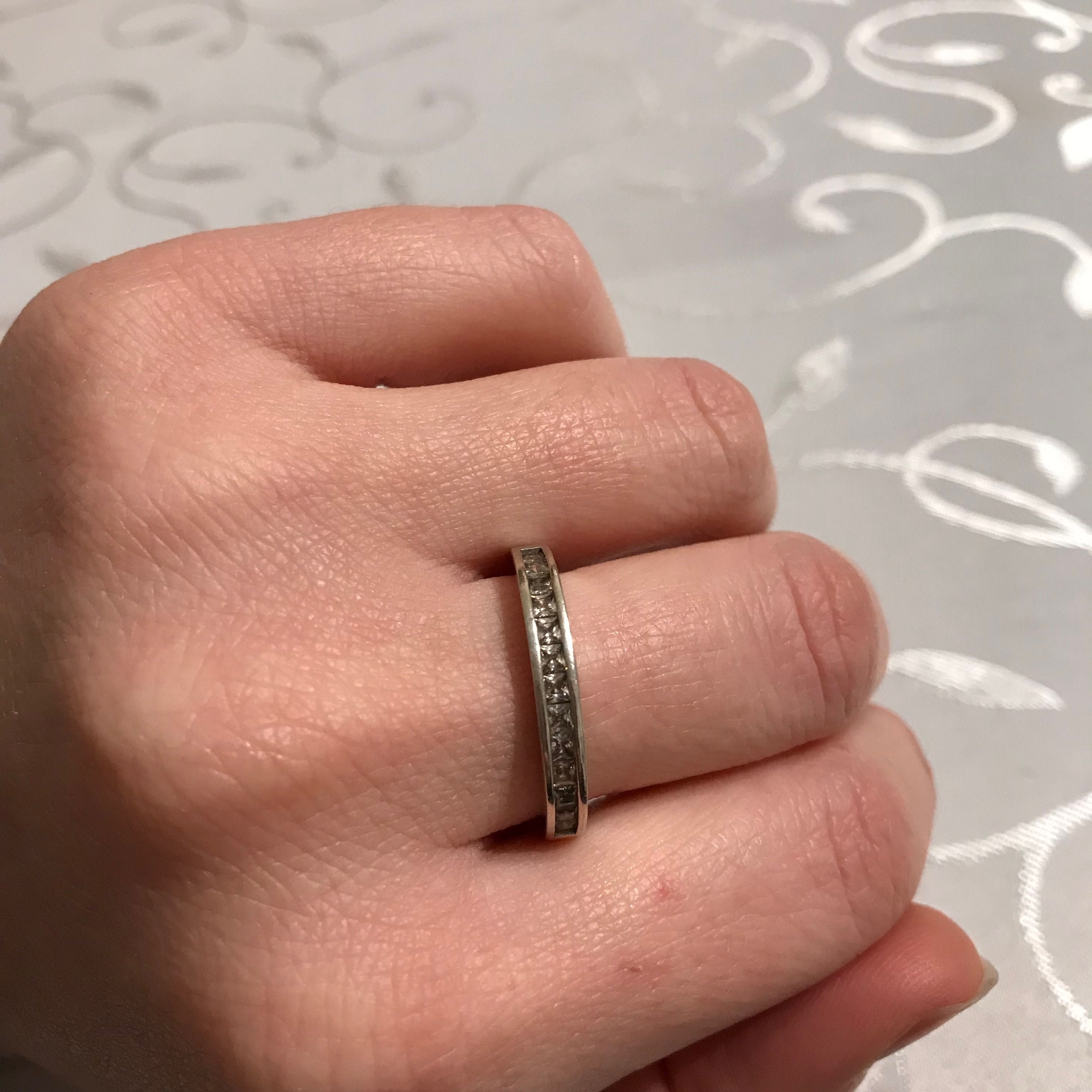 Сребърен пръстен с камъни Сваровски нов