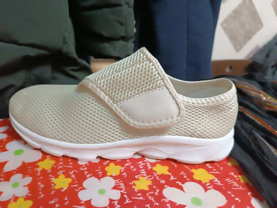 Летние кроссовки.