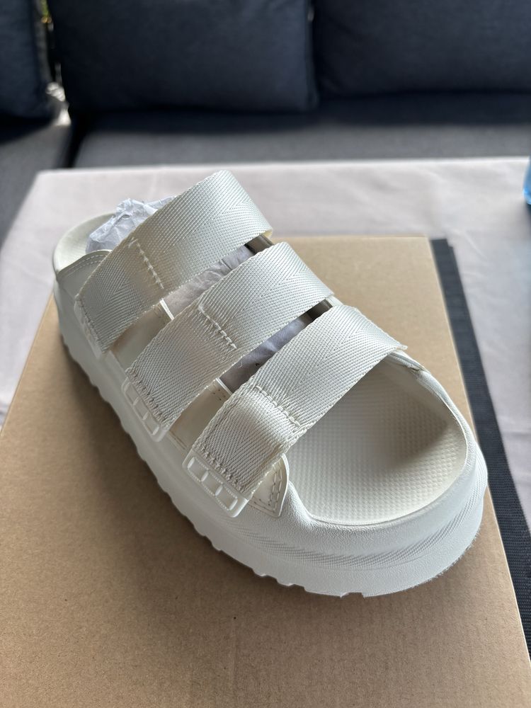 Papuci UGG dama NOI