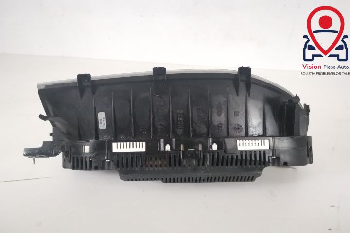 Оригинални Арматурни Табла в Добро Състояние Мерцедес-Бенц / Mercedes-